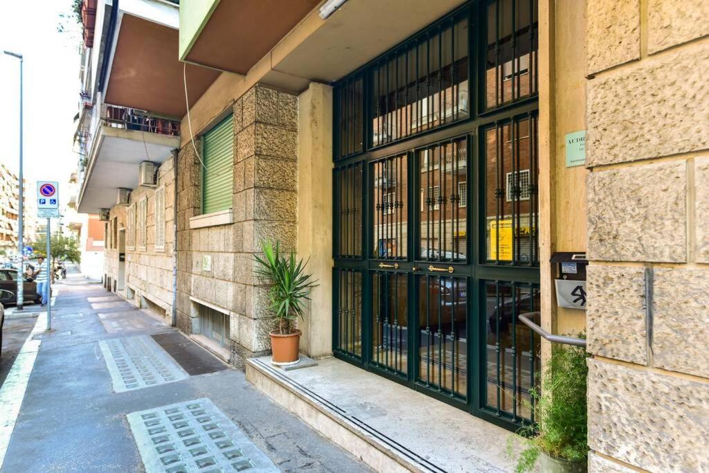 Vatican - St Peter Loft A San Pietro Con Netflix * Rom
