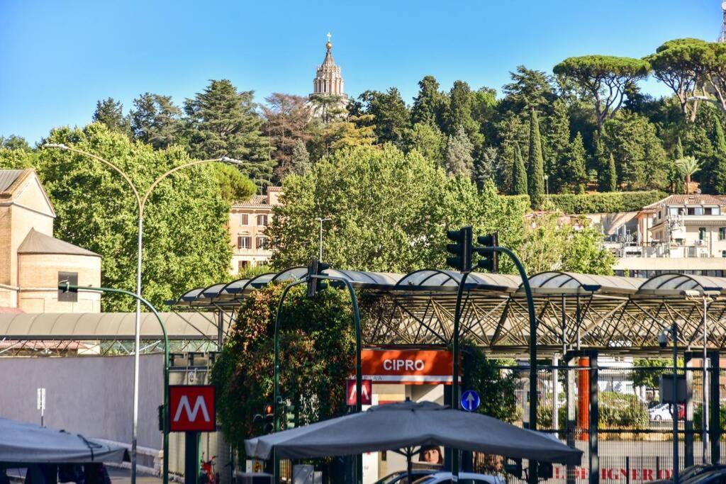 Vatican - St Peter Loft A San Pietro Con Netflix Rom